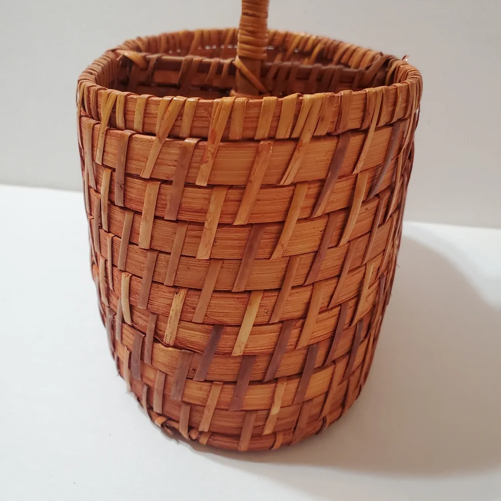 Vintage Weaved Wicker Divided Wine Basket